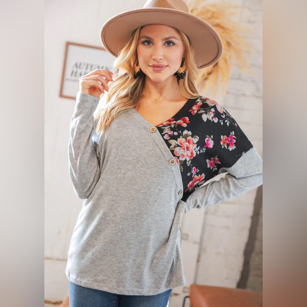 New Floral Color Block Boutique Fashion Top, S & M - Picture 2 of 6